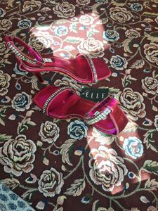 Elle Womens Brandid Heal