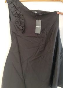 Chic One-Shoulder Black Dress