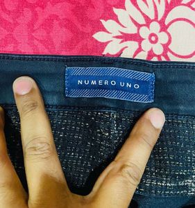 NUMERO UNO BLACK JEANS (Size 34)