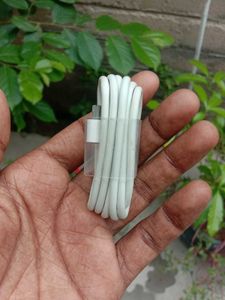 Apple 30-Pin to USB Charging &amp; Sync Cable