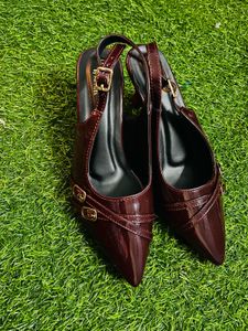 Elegant Burgundy Slingback 👠