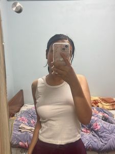 White Solid Regular Fit Sleeveless Top