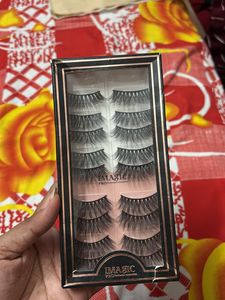 eyelashes