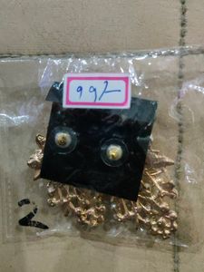 Alloy Oxidant Designe Golden Leaf Along With pearl