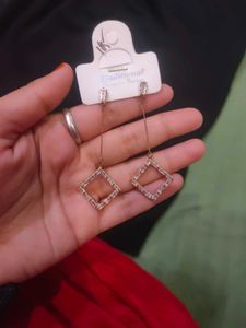 2 Pair Earrings
