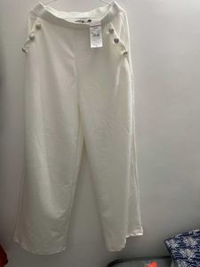 A business formal pant that will go well for any c