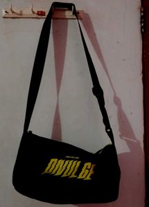 Divulge Messenger Bag