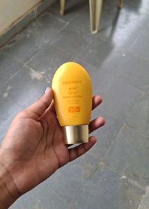 Aqualogica Glow+ Tinted Sunscreen SPF 50+
