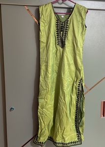 Elegant Green Embroidered Kurta