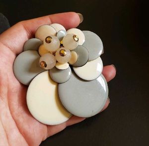 Elegant Circle Brooch