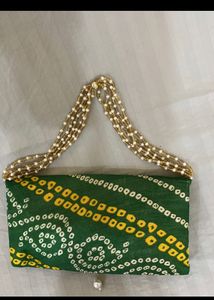 Beautiful Purse Is Back