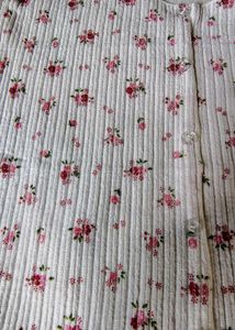 Trendy White Floral Design Fitted Top