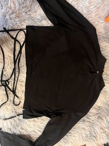 Black full sleeve tie up crop top