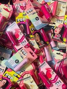 A lot of 3 sugar pop, nourishing lip balm | castor