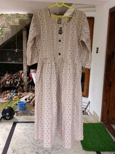 Clearance Sale Model On