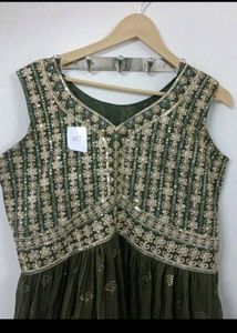 FIXED PRICE!!!WEDDING GOWN WITH DUPATTA