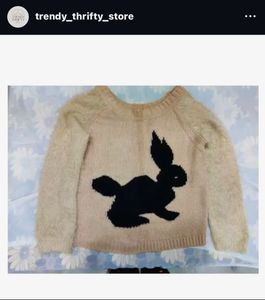 Women&#39;s soft sweater