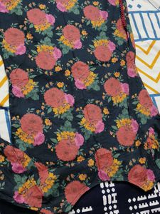 Women Black Floral Printed Cotton Kurta