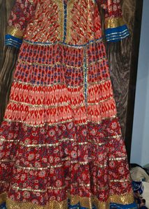 Women Pink Floral Embroidered Tiered Gotta Patti