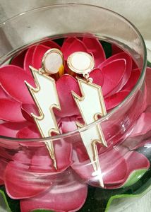 (₹99)Trendy Earrings