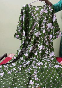 New/Unused Rayon Kurti With Pant , Dupatta Set