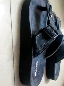 Walkway T-Strap Slippers