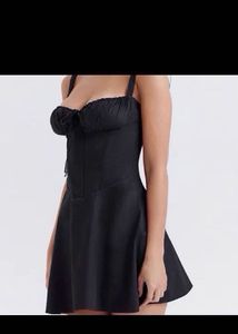 Cute Black mini dress (NEWME)