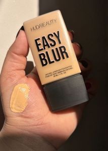 Huda Beauty Easy Blur Foundation