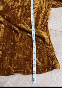 velvet design top more fluffy sleevs..