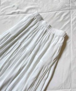 White Long Flowy skirt🤍
