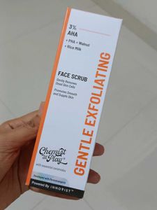 Chemist @play Exfoliating Face Scrub
