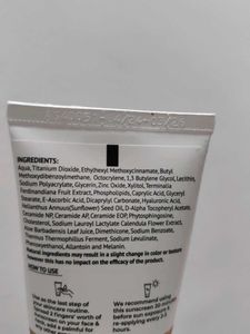 DR.SHETHS CERAMIDE AND VITAMIN C SUNSCREEN.