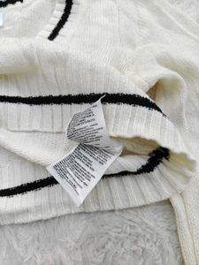 H&amp;M Cream Cropped Sweater