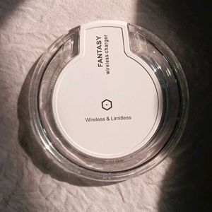This is a new wireless charger.Limited Stock ⚠️