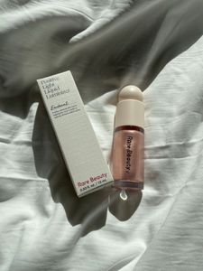 Rare Beauty Highlighter
