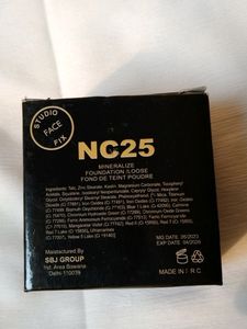 Studio Face Fix NC25 Mineralize Loose Powder