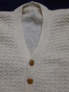 Cream Half Sweater Vest