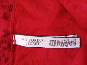 victoria&#39;s secrets panties - Set of 4