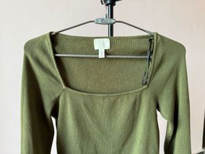 H&amp;M Square Neck Woolen Top/Size-S