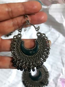Big Earrings Actress Style!