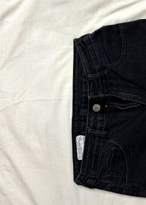 Black Straight Fit Jeans 🖤