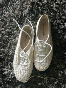 Floral White Shoes🌸 Sale 299
