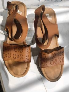 Tan Block Heels.👠