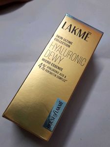 Lakme Hyaluronic Dewy Micro Essence