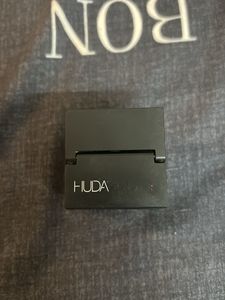 Huda Beauty easy bake powder kunafa