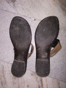 5 Used Footwear (Fixable)