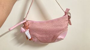 vintage coach pink monogram hobo 👛