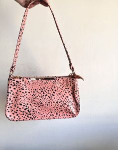 🧨TRENDY SLING BAG -ONLY @130