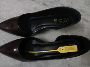 JM LOOKS Chic Brown Heels NEW WITH TAG