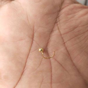 22C Pure Gold Round Black dimond nose pin